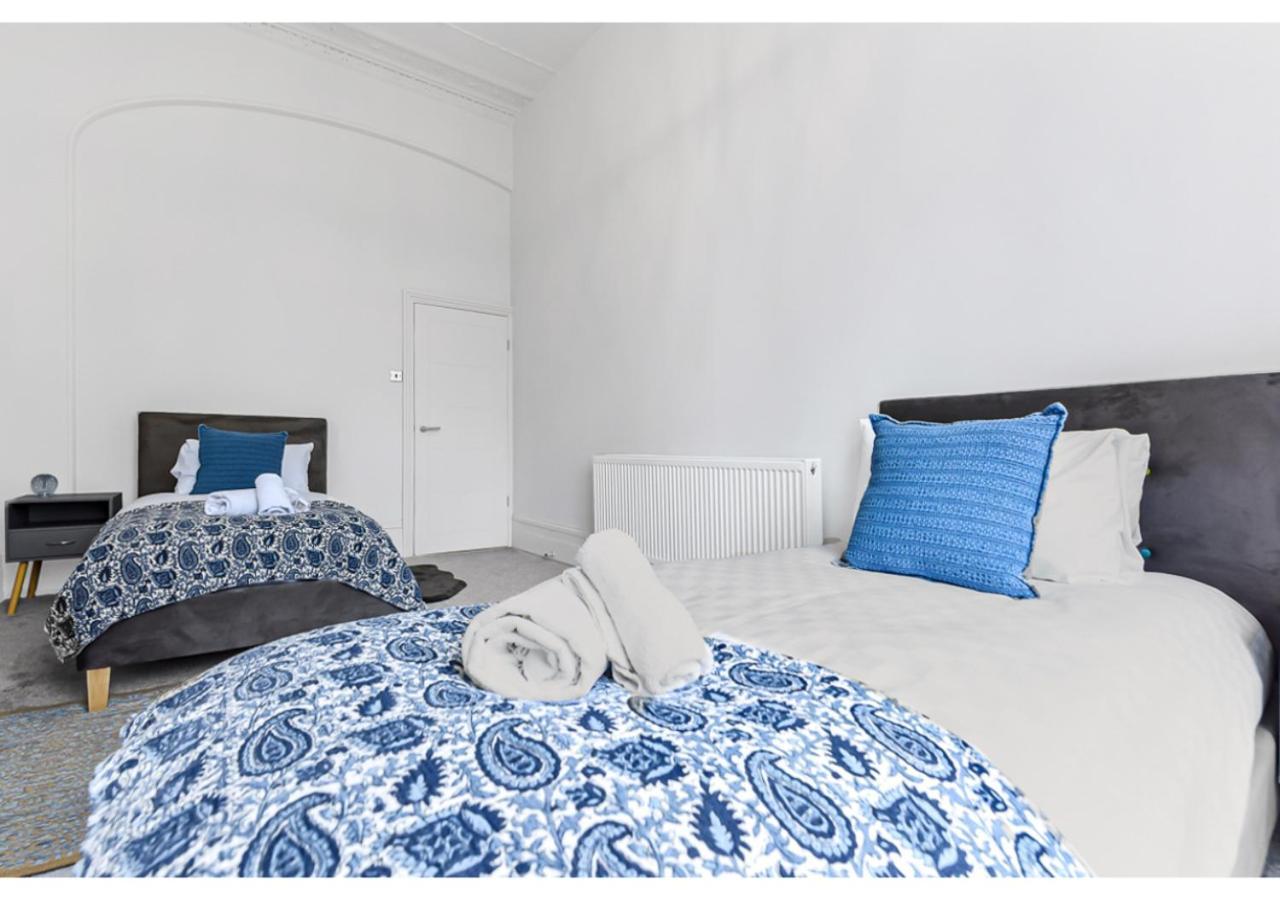 Upscale Urban Haven: Luxury Flat * Londres