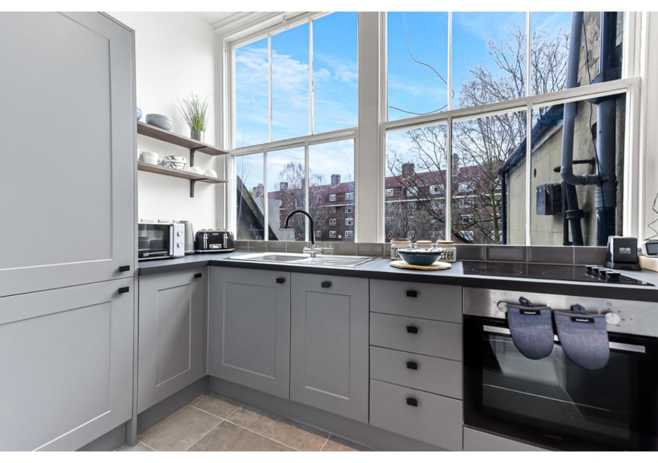 Upscale Urban Haven: Luxury Flat Londres